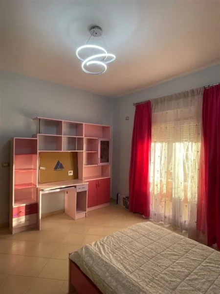 Tirane, jepet me qera apartament 2+1 Kati 2, 100 m² 400 € (Sauk i vjeter)