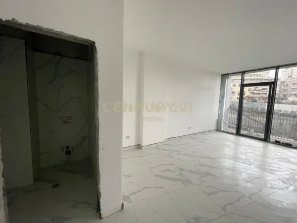 Tirane, jap me qera zyre , 68 m² 1.000 € (LAKE VIEW, LIQENI I TIRANES)