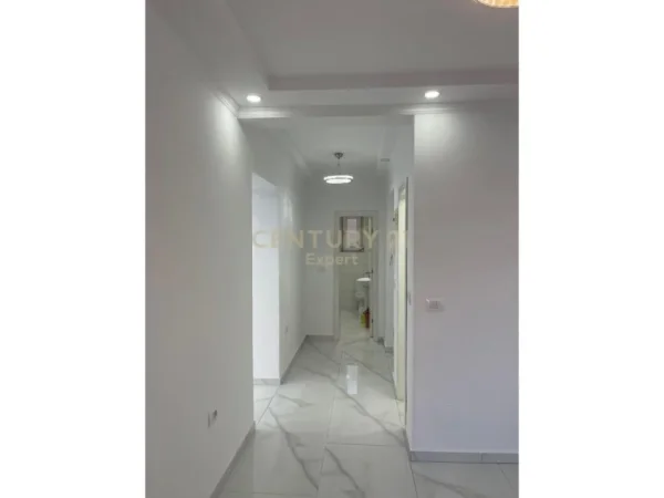 Tirane, shitet apartament 1+1 Kati 2, 48 m² 145.000 € (rruga e dibres)