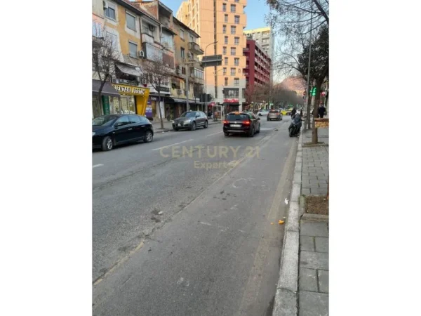 Tirane, shitet apartament 1+1 Kati 2, 48 m² 145.000 € (rruga e dibres)