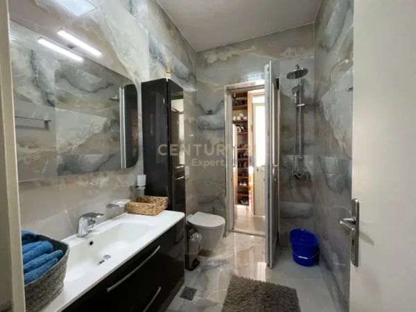 Tirane, jepet me qera apartament 2+1 Kati 3, 69 m² 800 € (rruga e durresit)
