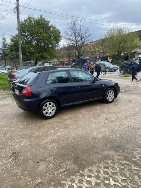 Tirane, shes Audi A3 Nafte, e zeze manuale Kondicioner 1.100 €
