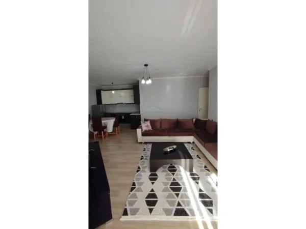 Tirane, jepet me qera apartament 2+1 Kati 7, 94 m² 550 € (Astir)