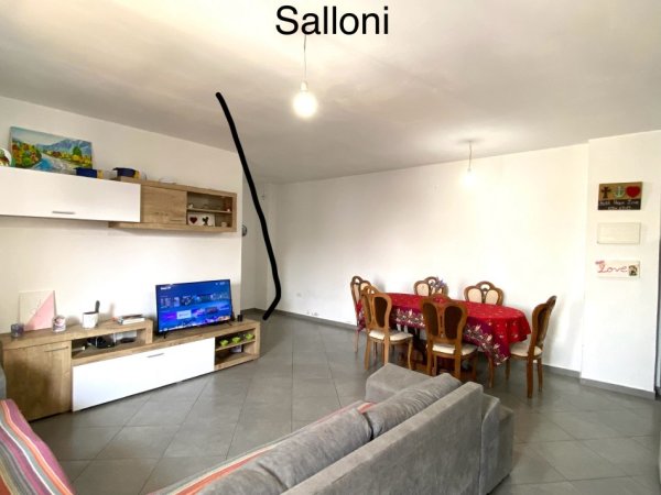 Tirane, jepet me qera apartament 2+1+Ballkon Kati 4, 110 m² 400 € (Aleksander Konda)