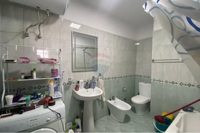 Tirane, shitet apartament 2+1+Aneks+Ballkon Kati 11, 93 m² 195.000 € (Rruga e Kavajes)