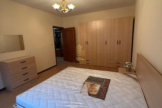 Tirane, jepet me qera apartament 2+1 Kati 1, 74 m² 550 € (Rruga Hysen Gjura)