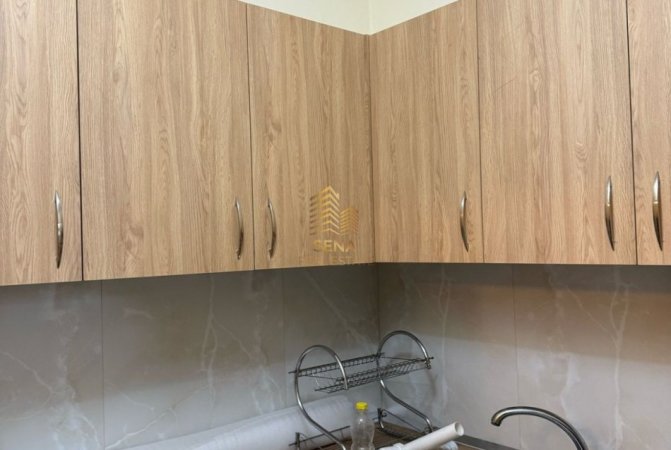 Tirane, jepet me qera apartament 2+1 Kati 1, 74 m² 550 € (Rruga Hysen Gjura)