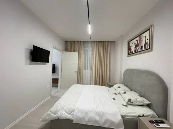 Tirane, jepet me qera apartament 1+1+Aneks Kati 2, 69 m² 550 € (river residence)
