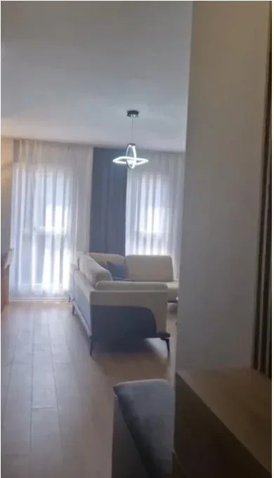 Tirane, jepet me qera apartament 1+1+Ballkon Kati 4, 73 m² 650 € (Don Bosko)