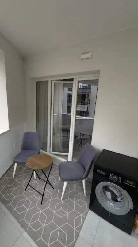 Tirane, jepet me qera apartament 1+1+Aneks+Ballkon Kati 3, 65 m² 550 € (fusha e avacionit)