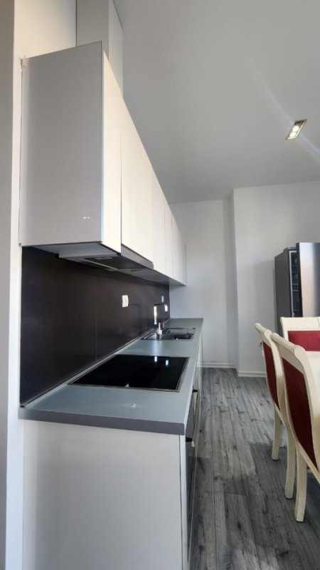 Tirane, jepet me qera apartament 2+1+Aneks+Ballkon Kati 7, 80 m² 900 € (kompleksi delijorgji)