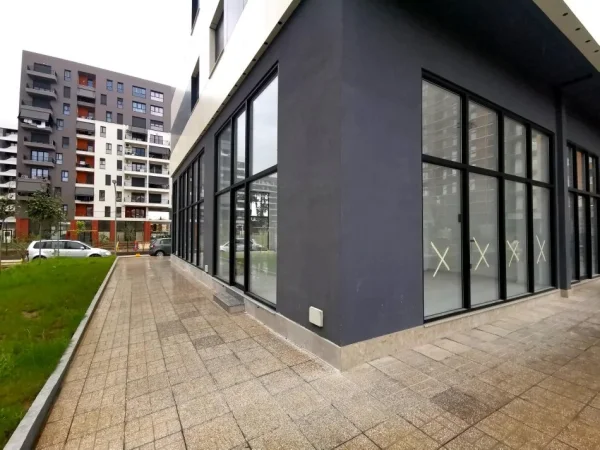 Tirane, jepet me qera ambjent biznesi Kati 0, 110 m² (Don Bosko, prane Gjykates Administrative Tirane)