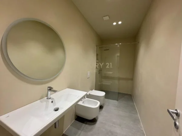 Tirane, shes Vile , 1.040 m² 1.900.000 € (Rrolling Hills, Lunder)