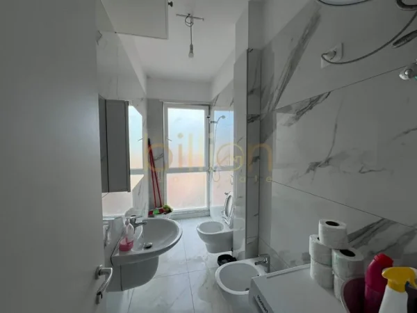Tirane, jepet me qera apartament 1+1 Kati 6, 660 m² 700 € (Laprakë, Tirana, Albania)