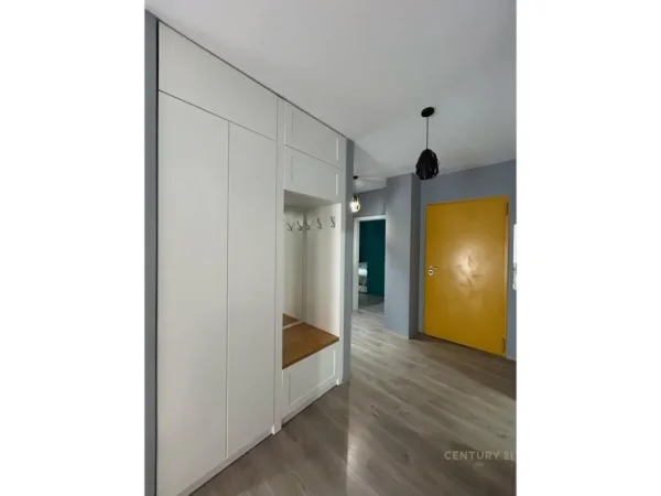 Tirane, jap me qera apartament 2+1+2 , 90 m² 700 € (KOMPLEKSI MAGNET, 21 DHJETORI)