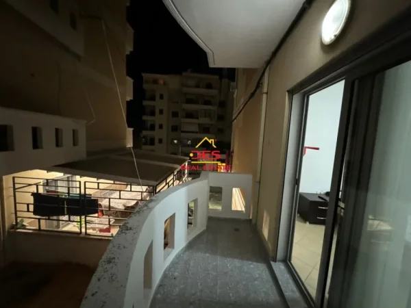 Vlore, shitet apartament 1+1+Ballkon Kati 1, 70 m² 155.000 € (Rruga Aleksandër Moisiu)