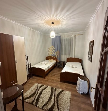 Tirane, jepet me qera apartament 2+1 Kati 1, 100 m² 550 € (Rruga Karl Gega)
