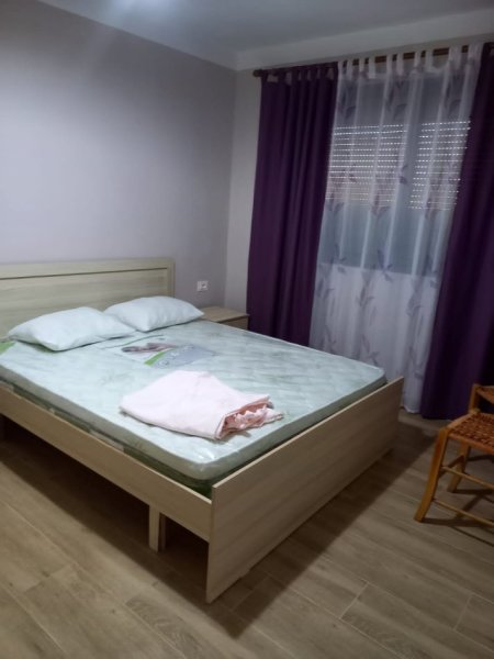 Tirane, jepet me qera apartament 2+1 Kati 4, 65 m² 550 € (rruga Mine Peza)