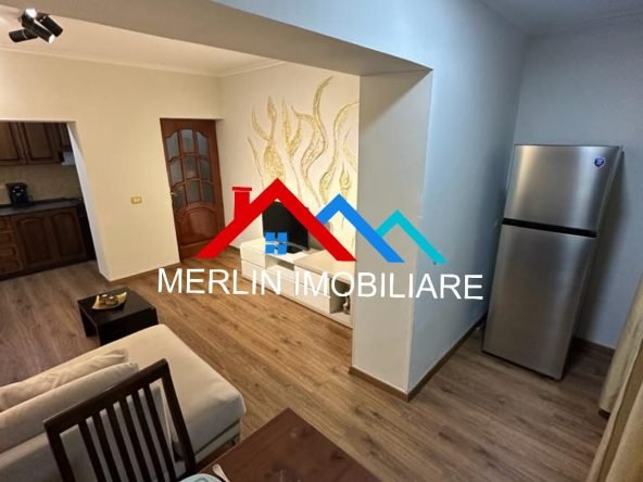 Tirane, jepet me qera apartament 2+1+Ballkon Kati 1, 100 m² 550 € (Rruga Karl Gega)