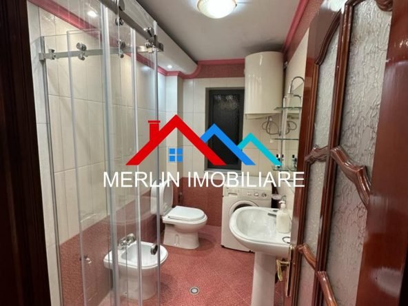 Tirane, jepet me qera apartament 2+1+Ballkon Kati 1, 100 m² 550 € (Rruga Karl Gega)