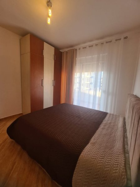 Tirane, jepet me qera apartament 1+1+Aneks+Ballkon Kati 3, 75 m² 440 € (oxhaku)