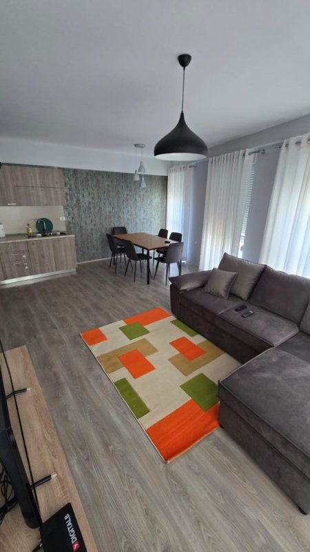 Tirane, jepet me qera apartament 2+1+Aneks+Ballkon Kati 5, 90 m² 650 € (kompleksi magnet)