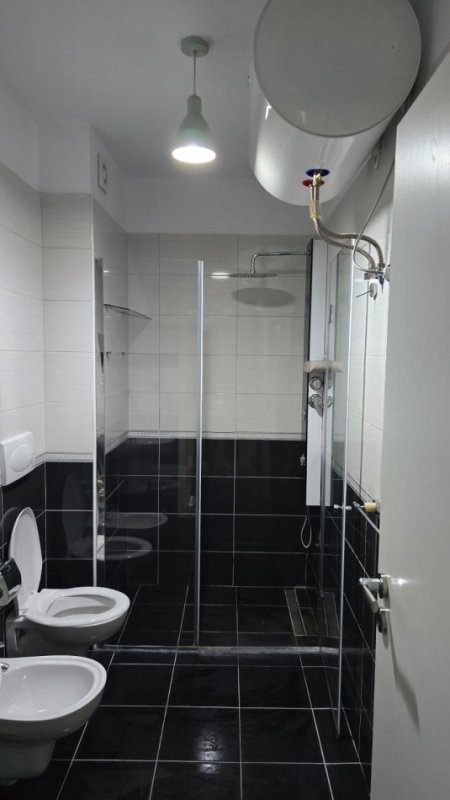 Tirane, jepet me qera apartament 2+1+Aneks+Ballkon Kati 5, 90 m² 650 € (kompleksi magnet)