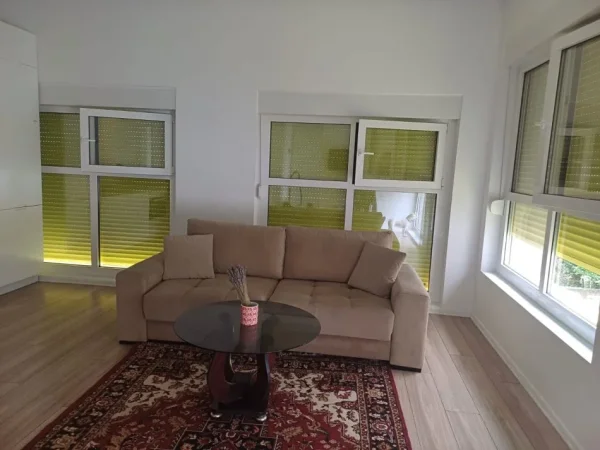 Tirane, jepet me qera apartament Kati 4, 80 m² 480 € (Kompleksi Mangalem)