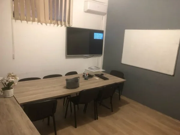 Tirane, shitet zyre Kati 0, 98 m² 210.000 € 