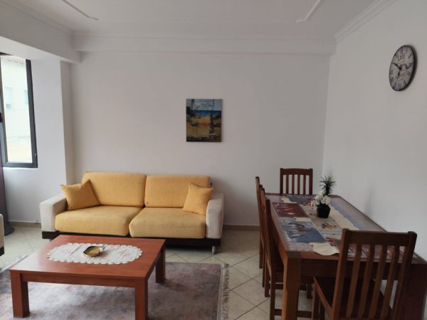Tirane, jepet me qera apartament 2+1+Aneks Kati 1, 90 m² 600 € (rruga e kavajes)