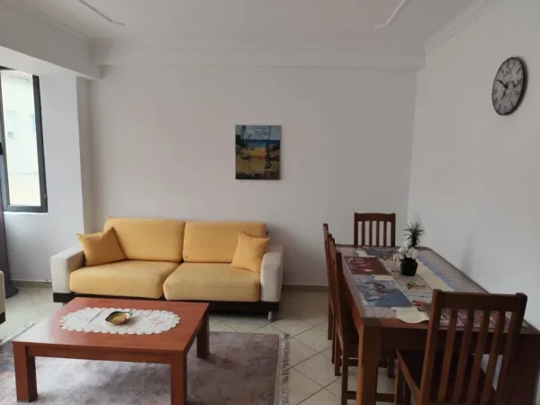 Tirane, jepet me qera apartament 2+1+Aneks Kati 1, 90 m² 600 € (rruga e kavajes)