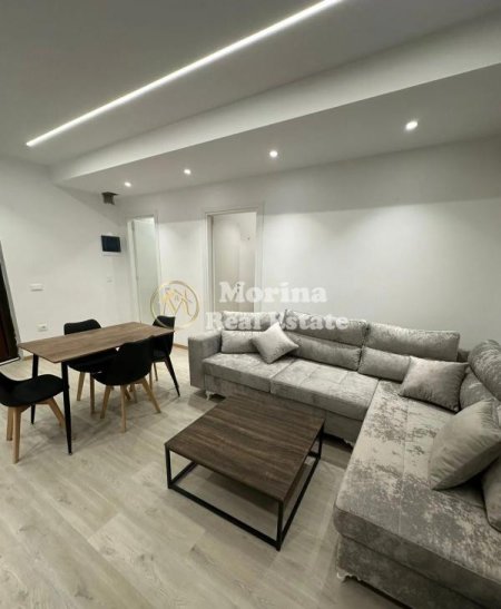 Tirane, jepet me qera apartament 1+1 Kati 1, 70 m² 650 € (Zogu Zi)