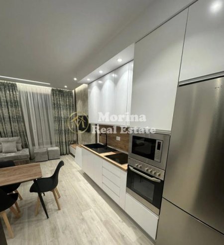 Tirane, jepet me qera apartament 1+1 Kati 1, 70 m² 650 € (Zogu Zi)