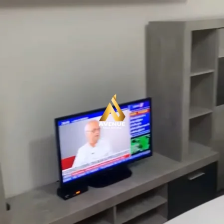 Tirane, jepet me qera apartament 1+1+Ballkon Kati 3, 65 m² 600 € (myslym shyri)