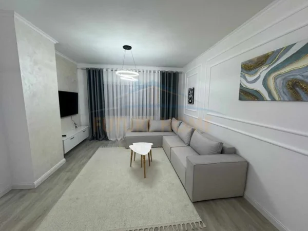 Shitet, Apartament 2+1, Unaza e Re, Tiranë