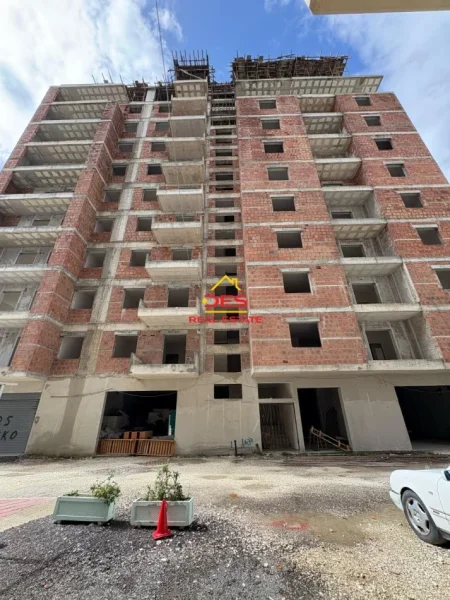 Vlore, shitet apartament 2+1+Ballkon Kati 10, 103 m² 113.000 € (Rruga Gjergj Kastrioti)