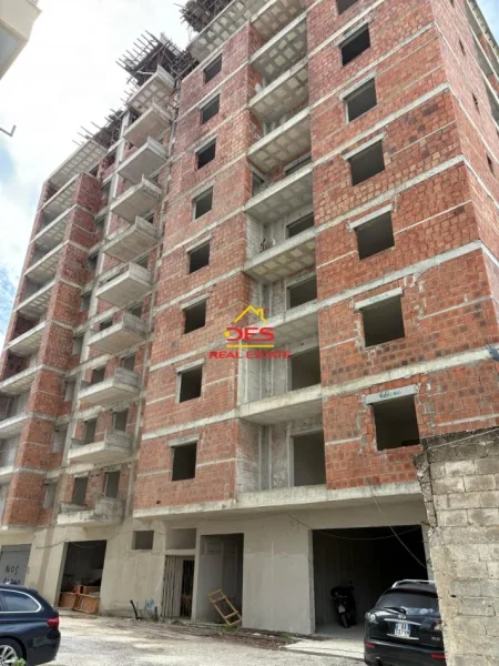 Vlore, shitet apartament 2+1+Ballkon Kati 10, 103 m² 113.000 € (Rruga Gjergj Kastrioti)