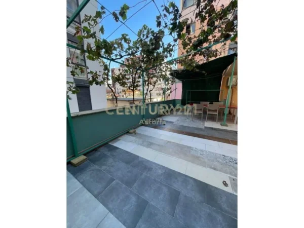 Tirane, jepet me qera apartament 2+1 Kati 3, 100 m² 600 € (E kavajes)