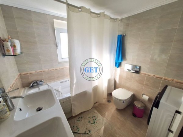 Durres, jepet me qera shtepi 2 Katshe , 135 m² 500 €