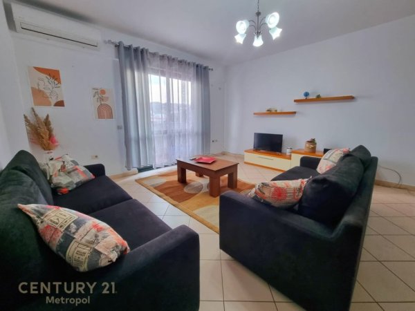 Tirane, jepet me qera apartament 2+1 Kati 10, 116 m² 550 € (rruga e kavajes)