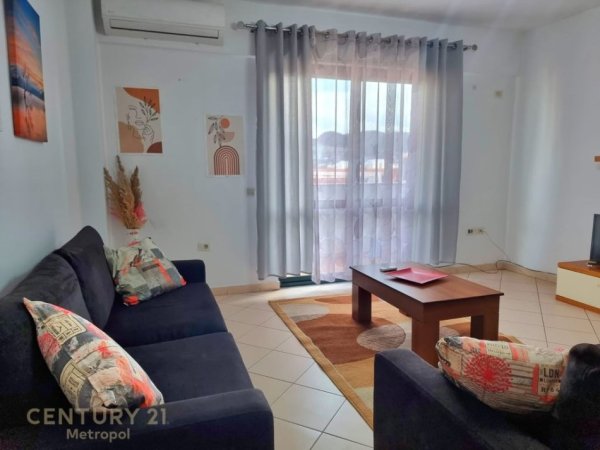 Tirane, jepet me qera apartament 2+1 Kati 10, 116 m² 550 € (rruga e kavajes)