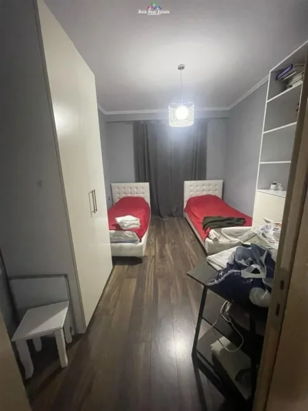 Tirane, jepet me qera apartament 2+1 Kati 7, 140 m² 900 € (tregu elektrik)