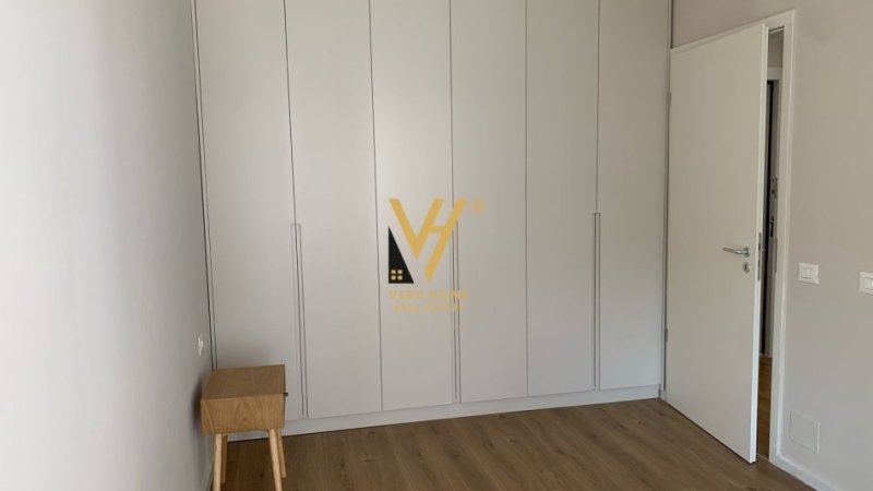 Tirane, jepet me qera apartament 1+1+Ballkon Kati 6, 50 m² 450 € (ALI DEM)