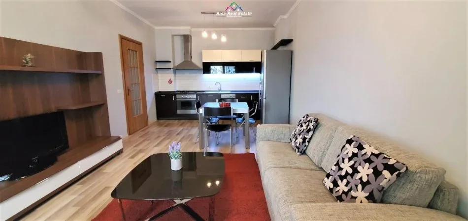 Tirane, jepet me qera apartament 1+1+Ballkon Kati 8, 72 m² 650 € (pazari i ri)