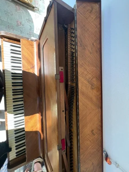 Tirane, Shes piano antike 3.500 €