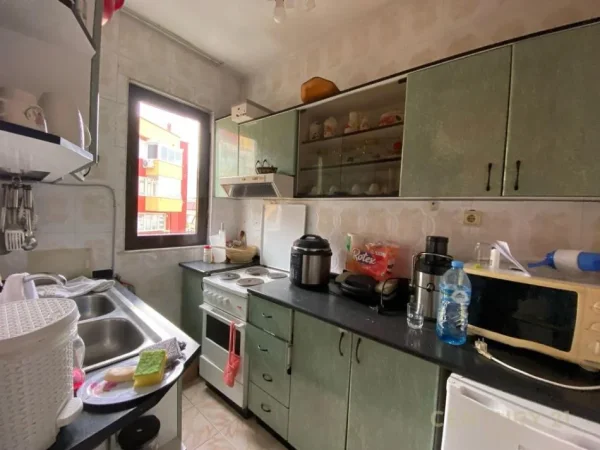 Tirane, shitet apartament 1+1 Kati 7, 57 m² 100.000 € (Brryli)