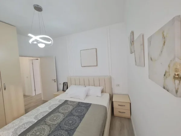 Tirane, shes apartament 2+1+Aneks+Ballkon Kati 1, 92 m² 138.000 € (Astir)