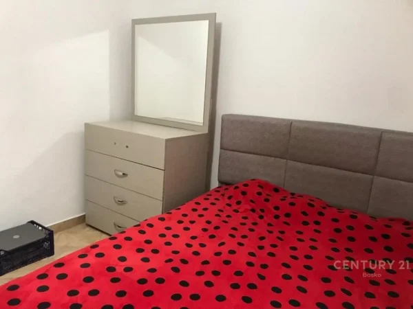Tirane, jepet me qera apartament 2+1 Kati 4, 90 m² 500 € (Rruga e dibres)
