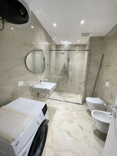 Tirane, jepet me qera apartament 2+1 Kati 1, 117 m² 1.200 € (Liqeni i Thate)