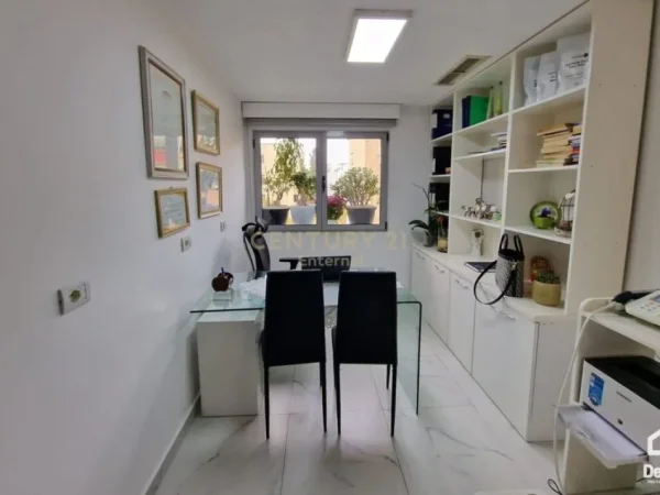 Tirane, shitet apartament 2+1 Kati 2, 108 m² 195.000 € (restorant durresi)